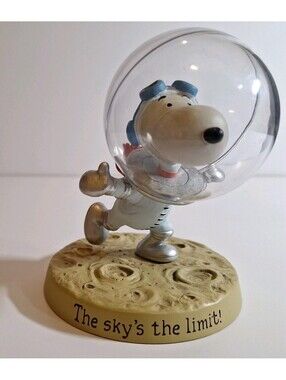 Peanuts Snoopy Astronaut "The Sky's the Limit" Hallmark Gallery Figurine 2010